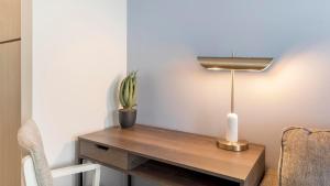 Landing Stylish 1BD Gym Pool