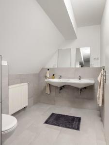 Berghaus über dem See - Herberge im Hoff Schawernack