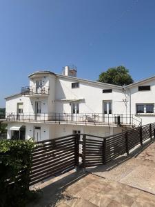 Vacation apartment for five in the hills of Abruzzo img1