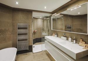 Saint-Andrews - 100 Meters to Eiffel Tower - Prime Spot