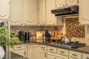 Stylish Oasis Modern Living