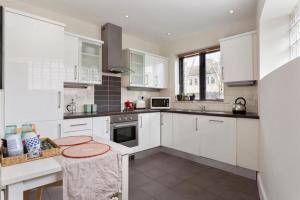 2 Bedroom Maisonette Townhouse, Merrion Square