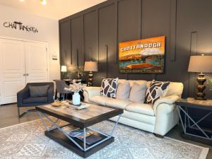 Modern Southside Stay Walk to dining