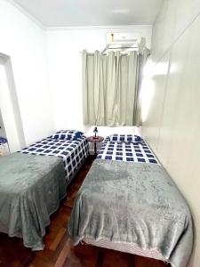 Apto Confortável para 4 pessoas ,Centro,Metrô,Ar,Portaria 24h