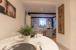 SPINDLE COTTAGE - Riverside cottage on the edge of the Peak District