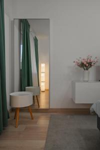 Amazing Apartament with Garden Bucharest Airport Self check-in!!