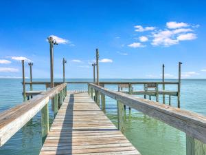 Bayfront Kontiki 301