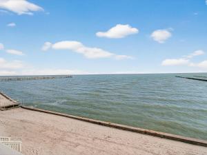 Bayfront Kontiki 301