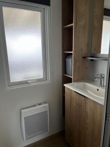 MH 479 3 chambres et 2 salles de bain dans camping 4 étoiles