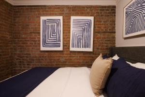 Urban Oasis 1BR East Village Hideaway with Patio!