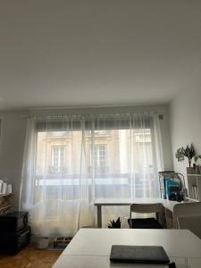 Modern cozy apartment in the heart of Paris