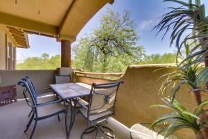 Scottsdale Condo with Balcony and Resort Amenities!