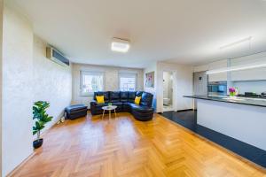 Flex SelfCheckIns 200 - Zagreb - 3 Bedrooms - Two-Story House