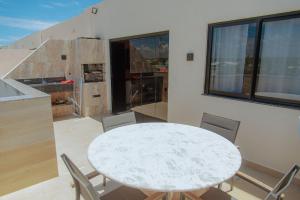 Apt 2Qts Cobertura em Guarajuba Perto do Mar