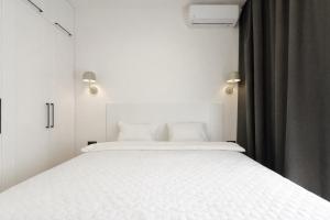 4-99 Yaroslaviv Grad, Bulvarno Kudriavska 17b, Kyiv centre, Golden Gate metro nearby, fantastic city view, 15 kW backup power, Petrovdom Apartment