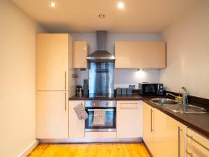 1BR Leeds City Balcony River View Apartment