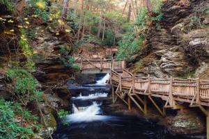 5 min Shawnee Mountain, Hot tub, Game Rm, 3 Kings