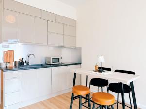 Stylish & Serene Sea View Breakaway - Prime Location