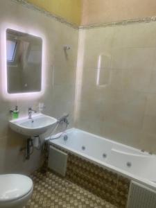 Riad Nezha avec jacuzzi et au cœur de Marrakesh