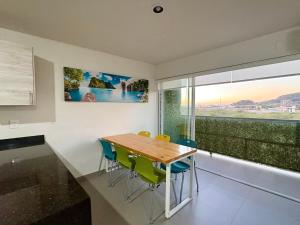 Departamento con BONITA VISTA , BALCÓN y ALBERCA !! en CERRITOS - 406 A -