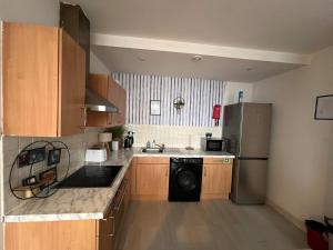 Premium City Escape Couple Steps from Attractions