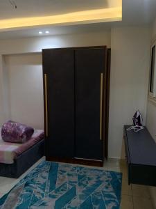 شقه مفروشه للايجار يومي وشهري النزهه مصر الجديده جسر السويس