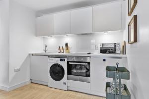 Comfortable 1 bed apartment Sleeps 6 Free Parking