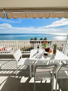 Horizonte 3 Charming apartment with breathtaking sea view at first line of Fuengirola beach