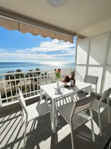 Horizonte 3 Charming apartment with breathtaking sea view at first line of Fuengirola beach