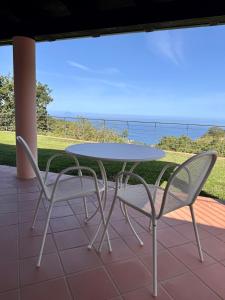 BLUE APARTMENT in VILLA ANGISI