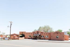 Phipps Arch 2 Queen Room