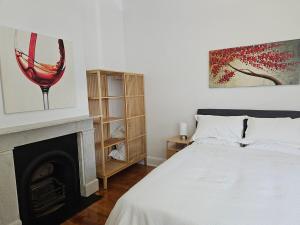 North Adelaide Cottage, perfect for fringe festival gather round