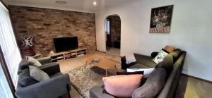 Coastal Getaway Free wi-fi and games room