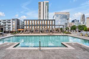 Urban Escape | Free Parking, Pool, Gym