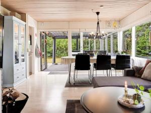 6 person holiday home in Løgstør