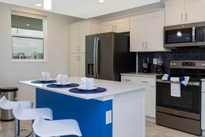 Stunning 2 Bedroom Apartment Close to Disney 304 3191