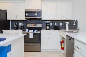 Stunning 2 Bedroom Apartment Close to Disney 304 3191