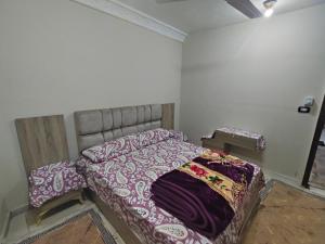 شقه مفروشه جميله جدا بموقع متميز 13