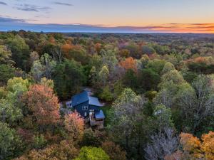 New listing-- Hocking Hills Modern Cabin