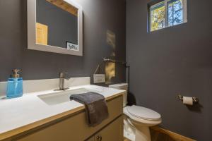 New listing-- Hocking Hills Modern Cabin