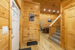 New listing-- Hocking Hills Modern Cabin