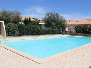 Maisonnette avec Climatisation et Terrasse à 900m de la Plage - FR-1-619-142