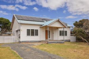 Surf Beach Remote Retreat
