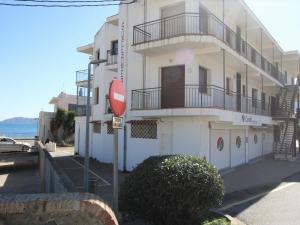 Apartamento reformado cerca del mar - AC y mascotas permitidas - ES-228-210
