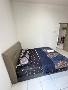 AYAAN Freesia Snooker House at Quintet Private Parking