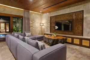 Aadhya Cozy 3 BR Presidential Private Pool Villa