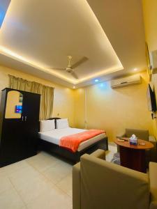 AL FANAR REST HOUSE LLC