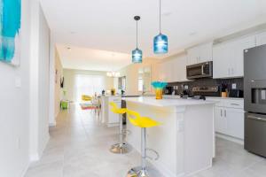 Family Friendly 2 Bd Close to Disney @ Storey Lake 105 3161