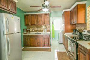 Book a Cozy Getaway: Near Bob Marley Museum