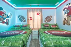 Wonderful 5 Bd w Pool @ Storey Lake Resort 2545